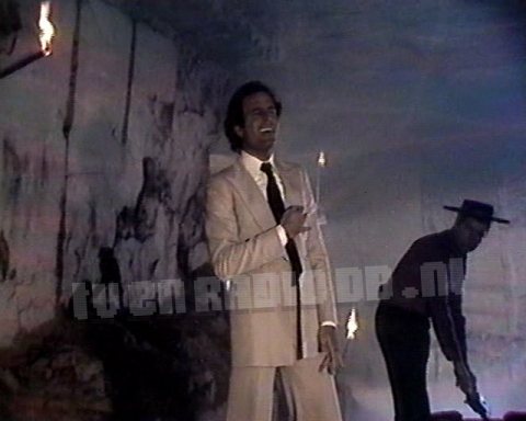 Julio Iglesias in de Grotten van Valkenburg • optreden • Julio Iglesias