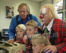 De Grootste Familie van Nederland • Bassie en Adriaan • mmv • Aad van Toor • Adriaan de Acrobaat • Bas van Toor • Bassie de Clown